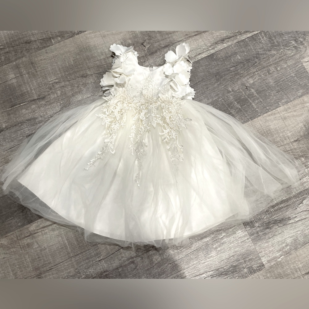 Trish Scully Bianca Gown 6 months to 12 months White Holiday Christmas occasion - Picture 7 of 11